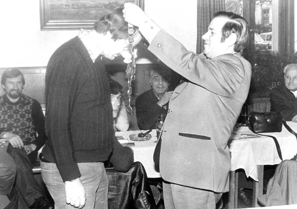 Überreichen der Königskette